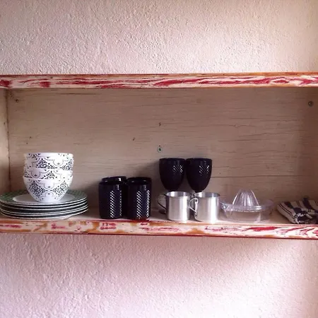 Off-grid Hut For A Romantic Getaway On Castello Do Bode In Tomar, Portugal Vakantiehuis *